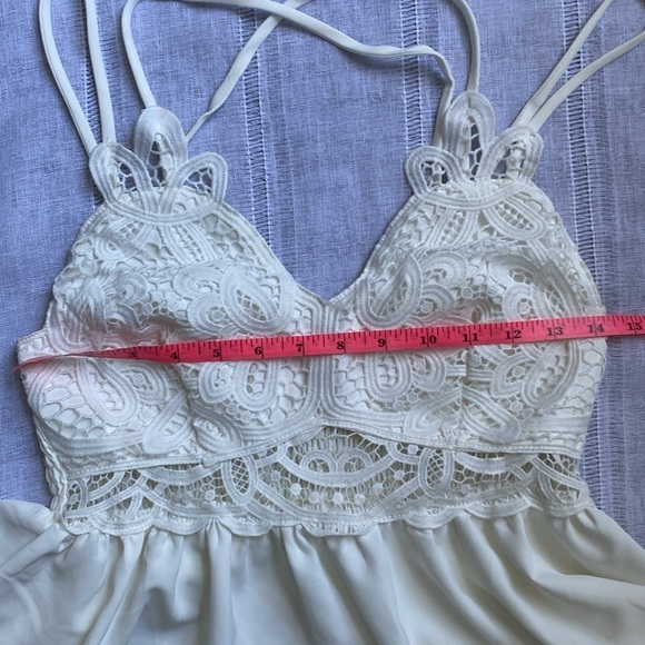 Willow and Root White Crochet Peplum Tank Top. - Picture 8 of 12